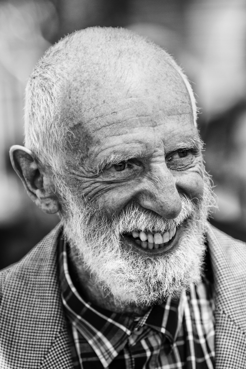 portrait-authentique-metier-photographe portraitiste-occitanie-ariege-visage homme-photographe portrait authentique naturel original noir et blanc kannstudio photo toulouse ariege pyrenees 9192