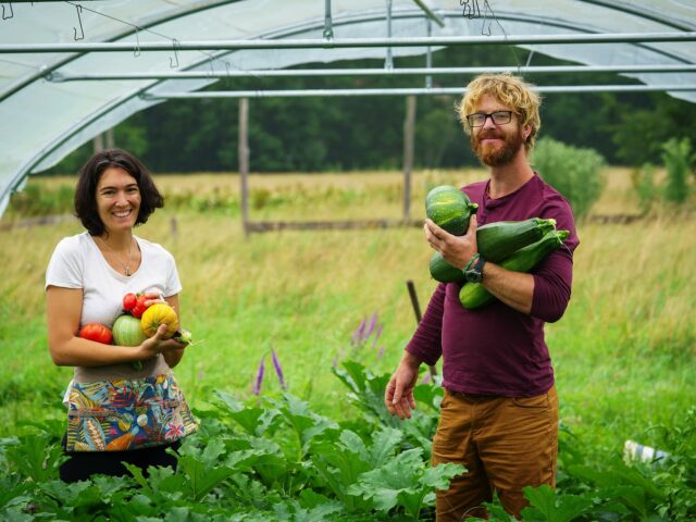 Un couple restaurateur fermier